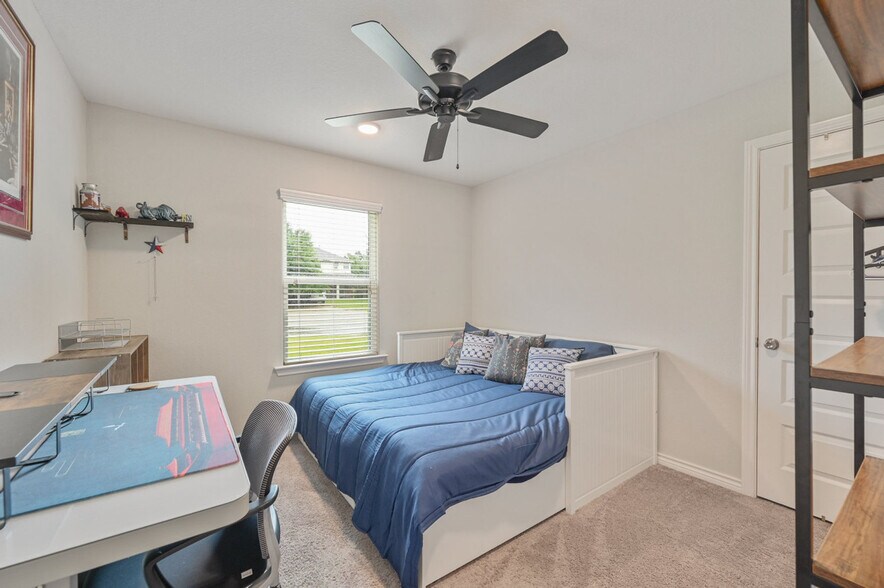 Building Photo - 3824 Springfield Dr