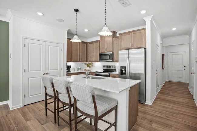 Building Photo - 12004 Oak St