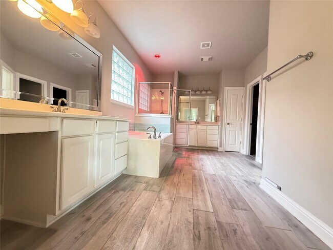 Building Photo - 13522 Schumann Trail