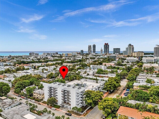 Building Photo - 1030 9th St