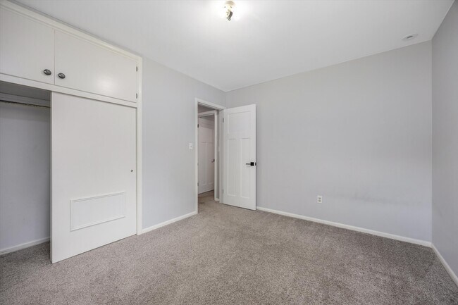 Building Photo - 4790 Belzair Dr