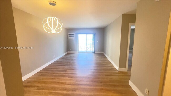 Building Photo - 200 S Birch Rd