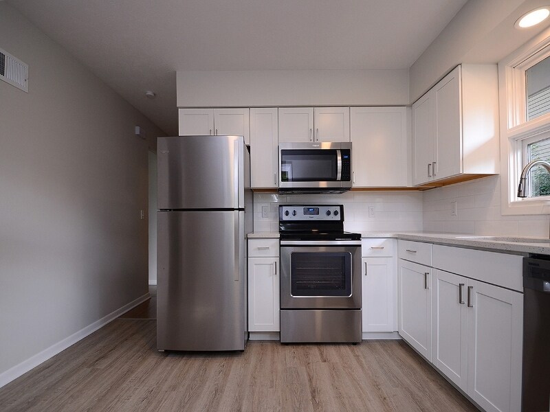 Building Photo - 3334 S 82nd St