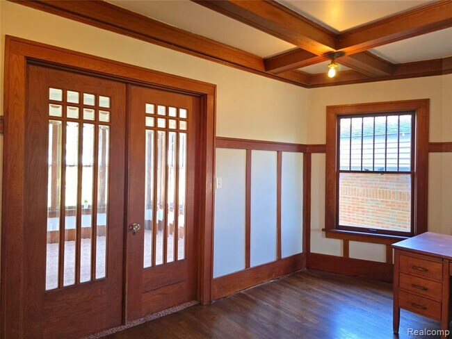Building Photo - 26850 Seven Mile W