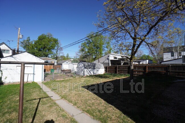 Building Photo - 2425 S Humboldt St