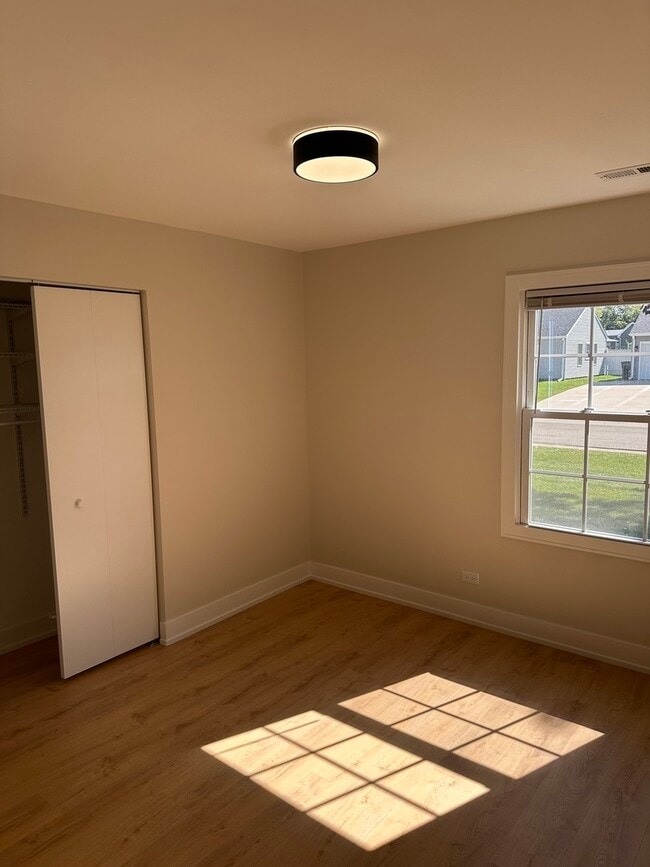 Building Photo - 15018 Huntington Ct