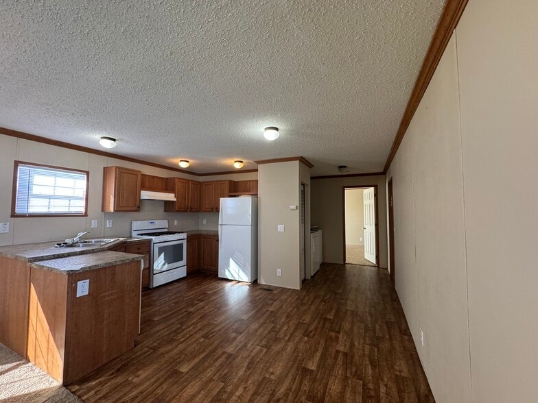 Building Photo - 4170 Lilac Ln