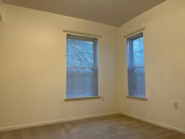 Building Photo - 2652 S Knightsbridge Cir