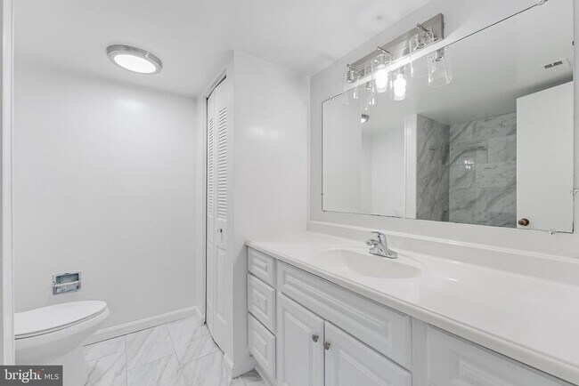 Building Photo - 3713 S George Mason Dr