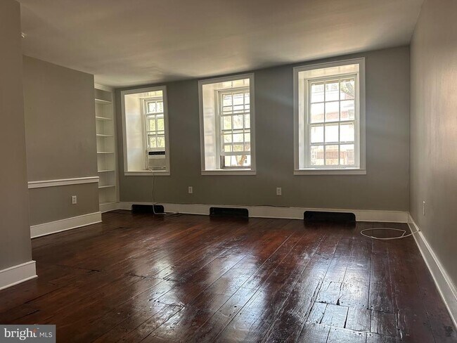 Building Photo - 308 Delancey St