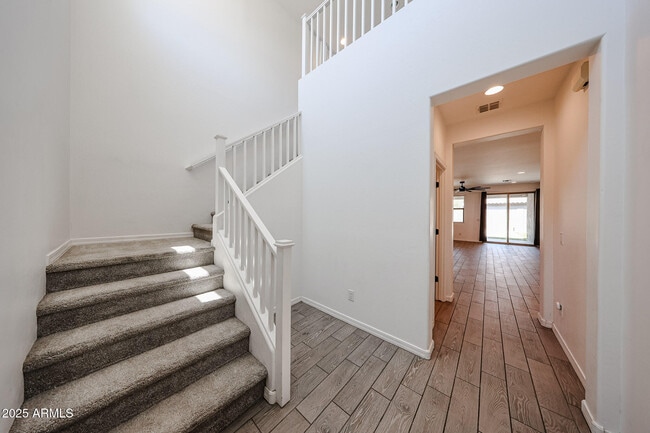 Building Photo - 3332 W Dunbar Dr