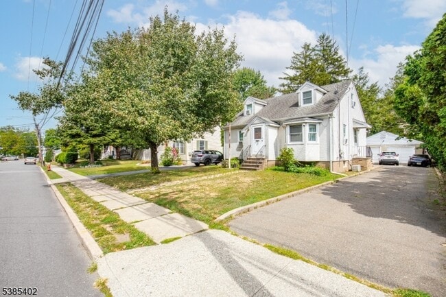 Building Photo - 27 Harrison Ave