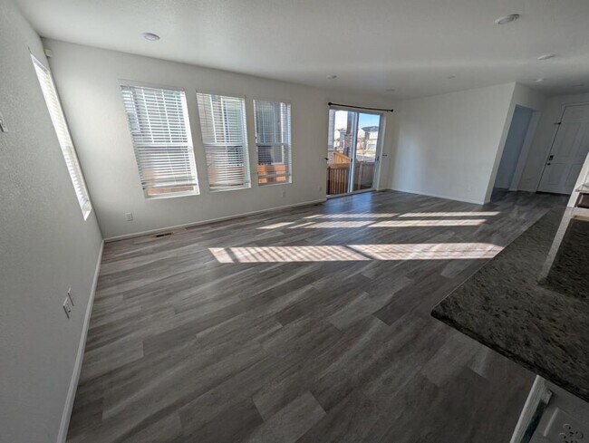 Building Photo - 17517 Booth Fls Wy