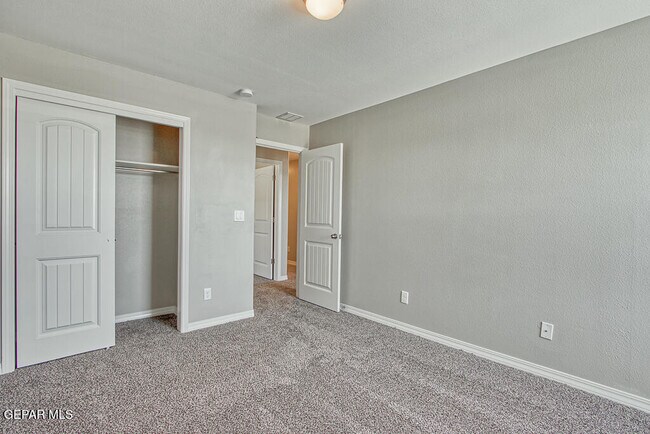 Building Photo - 14945 Tierra Haven Ave