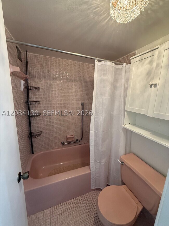 Building Photo - 1351 NE Miami Gardens Dr