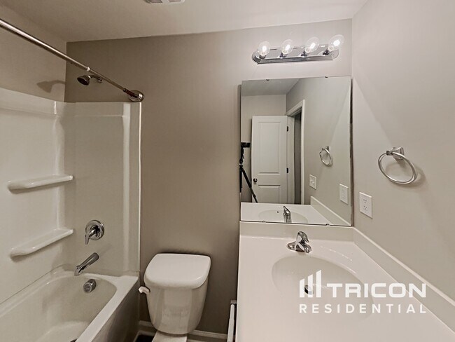 Building Photo - 4406 Oak Pointe Dr