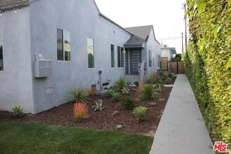 Building Photo - 713 Vernon Ave