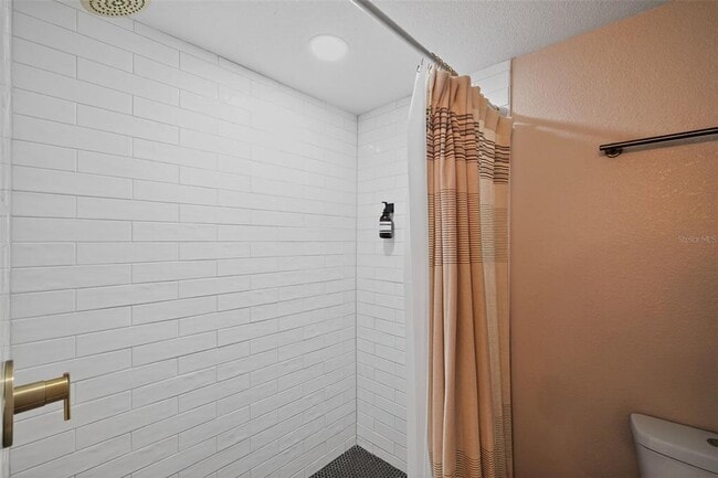 Building Photo - 63 Lake Hunter Dr