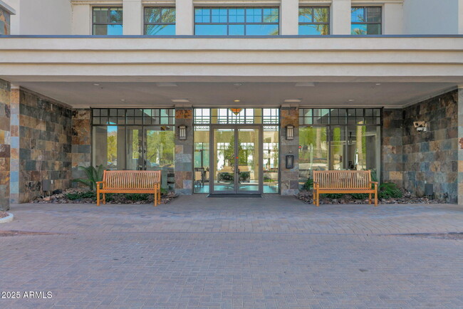 Building Photo - 8 Biltmore Estates Dr