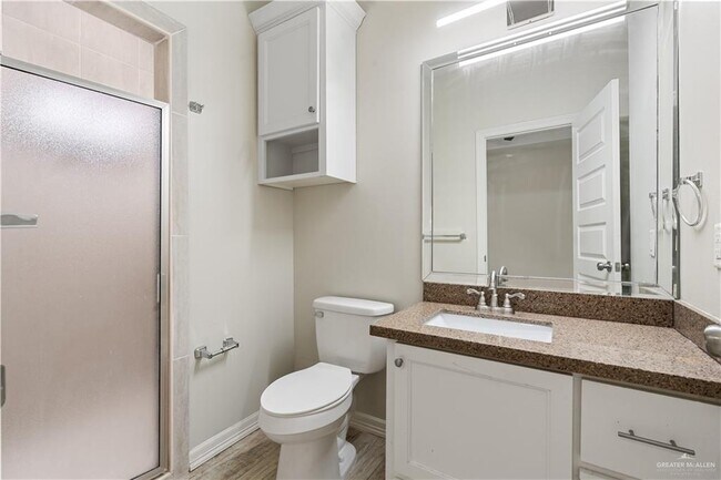 Building Photo - 13 Whitewing Ave