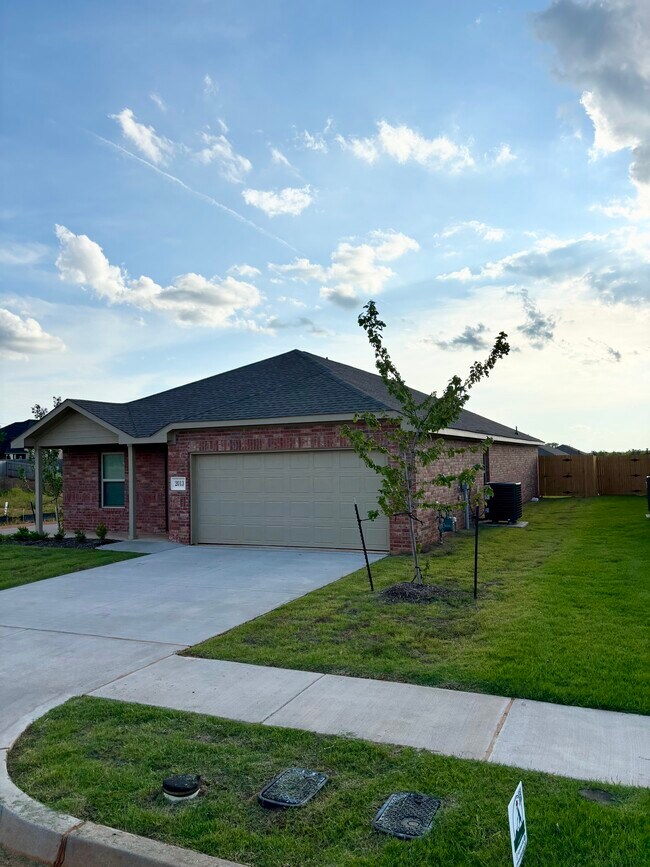 Primary Photo - 2013 Paper Birch Pl