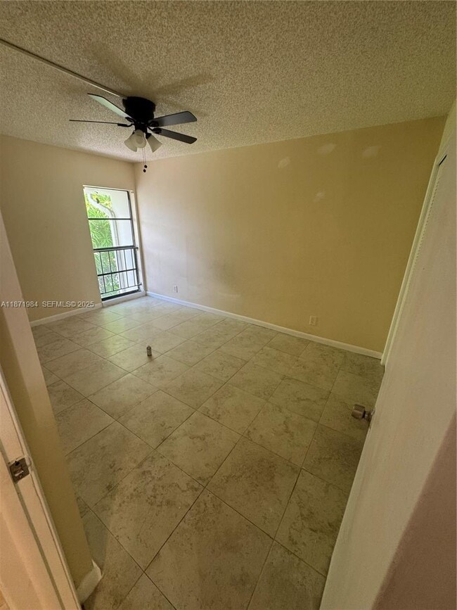 Building Photo - 6521 Racquet Club Dr