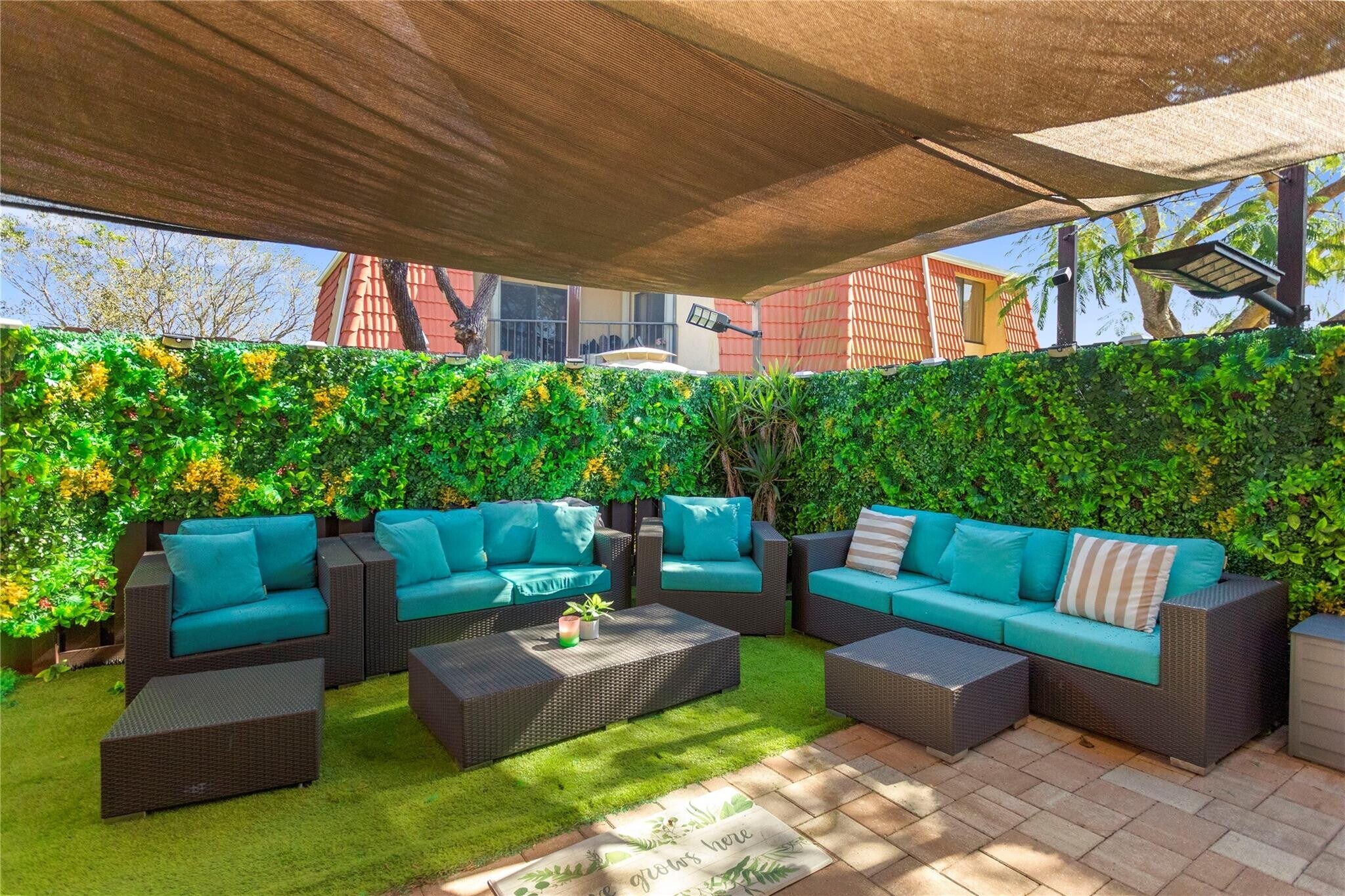 Building Photo - 22940 Oxford Pl