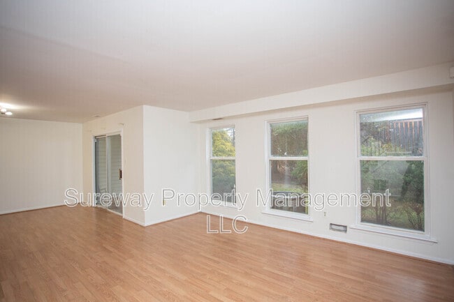 Building Photo - 3 Majestic Way