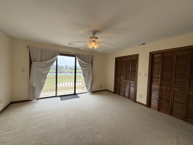 Building Photo - 4016 Fairway Lakes Dr