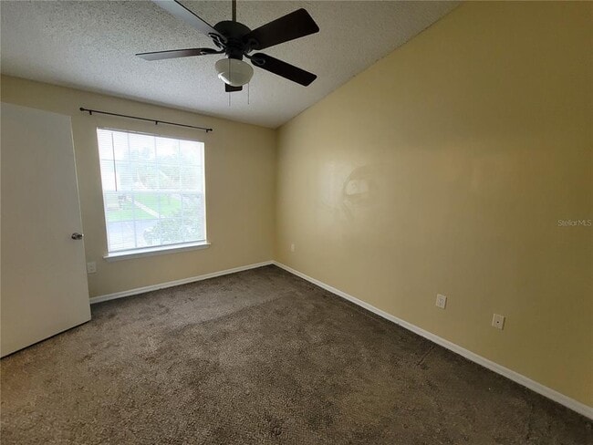 Building Photo - 421 Fountainhead Cir