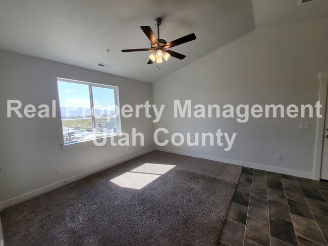 Building Photo - Small Pet Friendly Lehi Condo