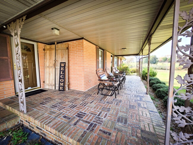 Building Photo - 4740 Burgess Falls Rd