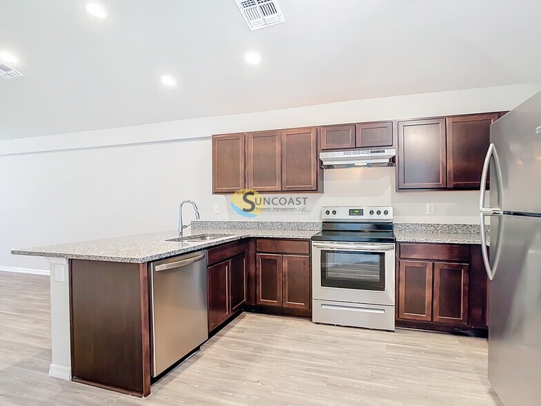 Building Photo - 27085 Partin Dr