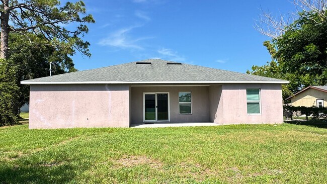 Building Photo - 851 San Filippo Dr SE