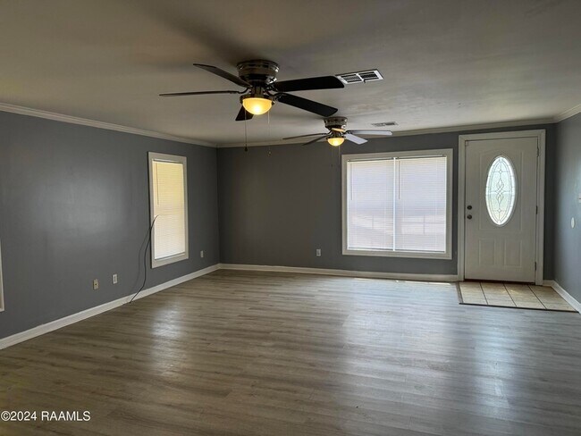 Building Photo - 528 Laurel St