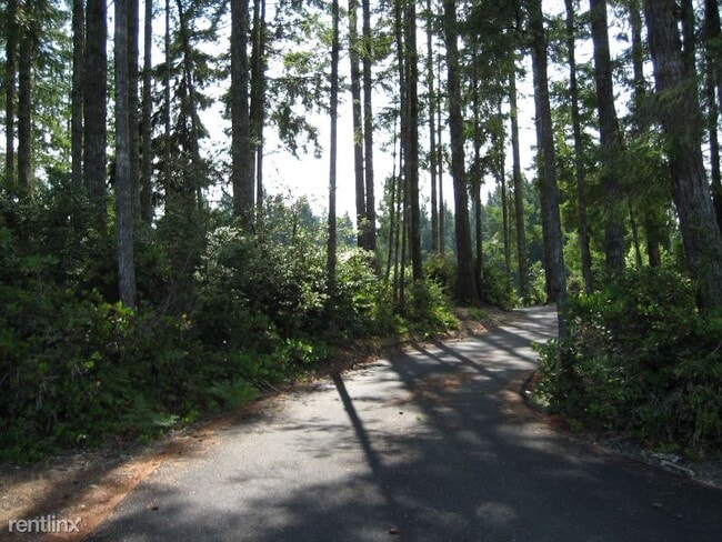 Building Photo - 2 br, 1 bath House - 2511 E Timberlake Wes...