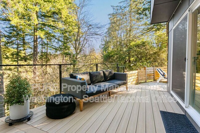 Building Photo - 7229 Turquoise Dr SW