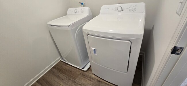 Building Photo - 97 Elijah St