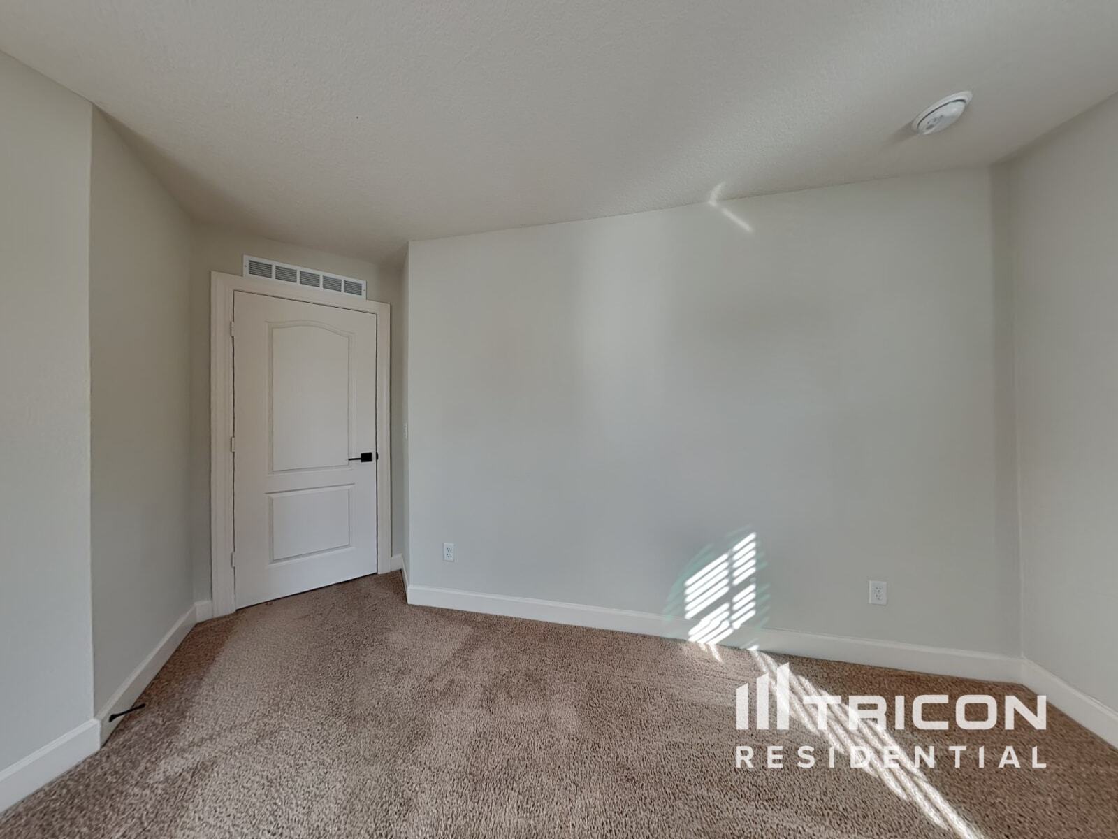 Building Photo - 895 Morgans Treasure Rd