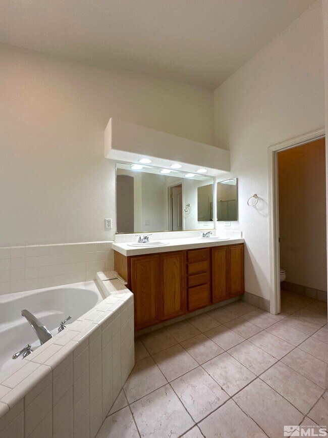 Building Photo - 2662 Pride Dr