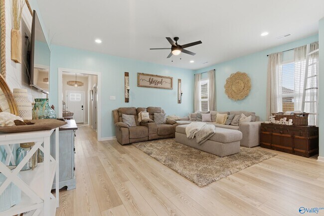 Building Photo - 221 Willie Sanders Dr