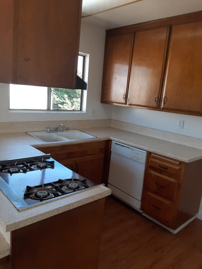 Building Photo - 112 S Delano St