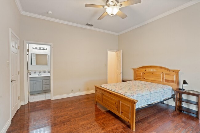 Building Photo - 31 Running Deer Mdws