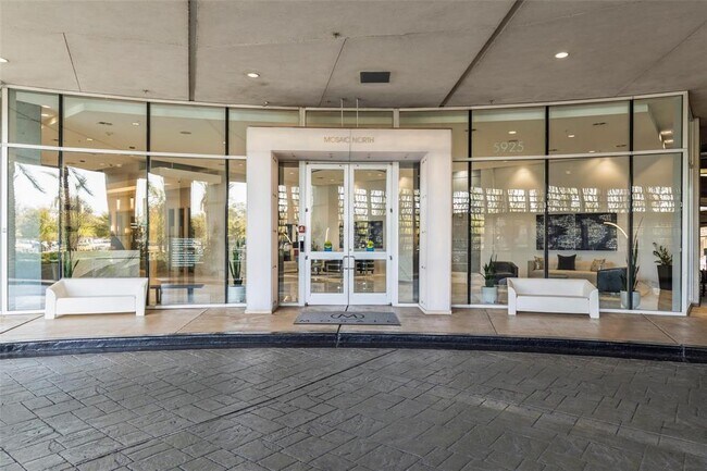 Building Photo - 5925 Almeda Rd