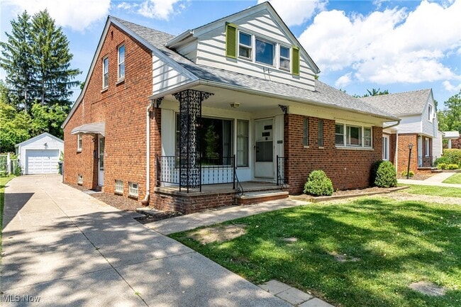 Building Photo - 24111 Edgehill Dr