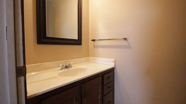 Building Photo - 6616 Barbara Jean Ct