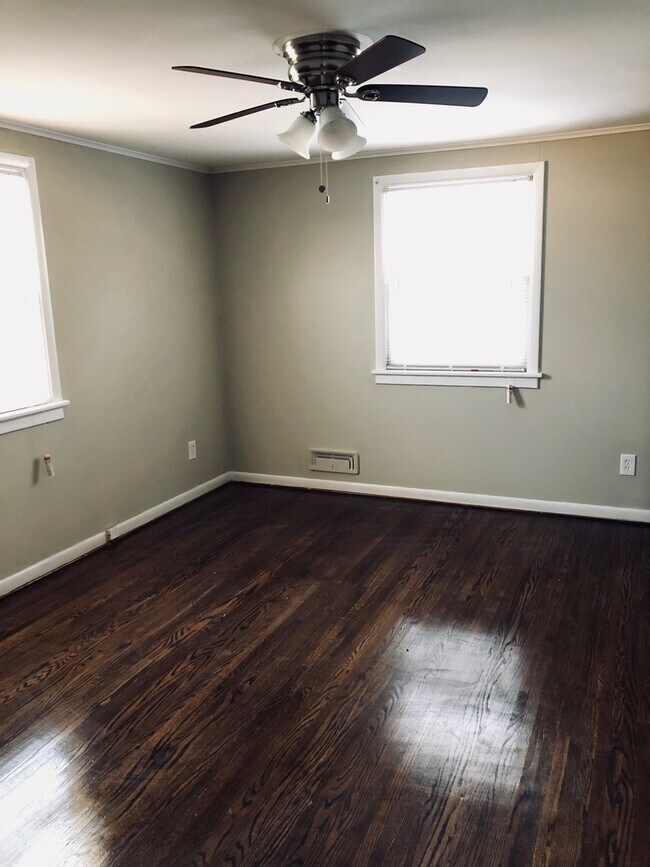 Building Photo - 103-105 Hampden Rd