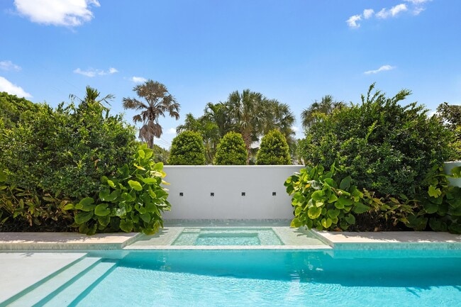 Building Photo - 734 S Ocean Blvd