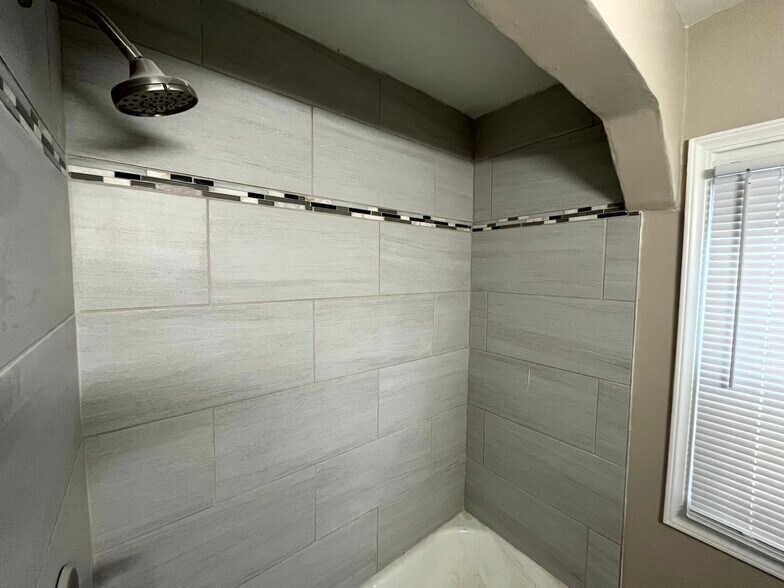 Building Photo - 18903 Freeland St