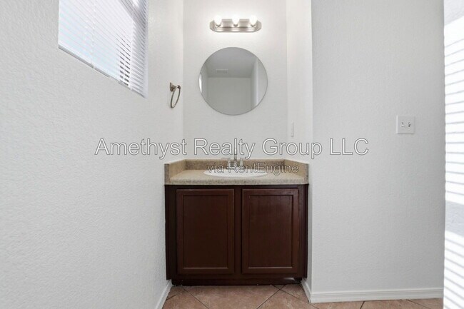 Building Photo - 5931 W Albeniz Pl